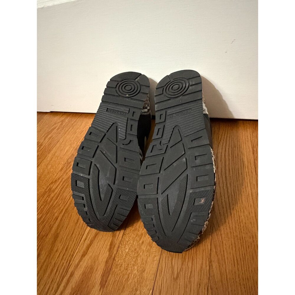 Chic Black & Snake Print Fashion Sneakers - Picture 3 of 5